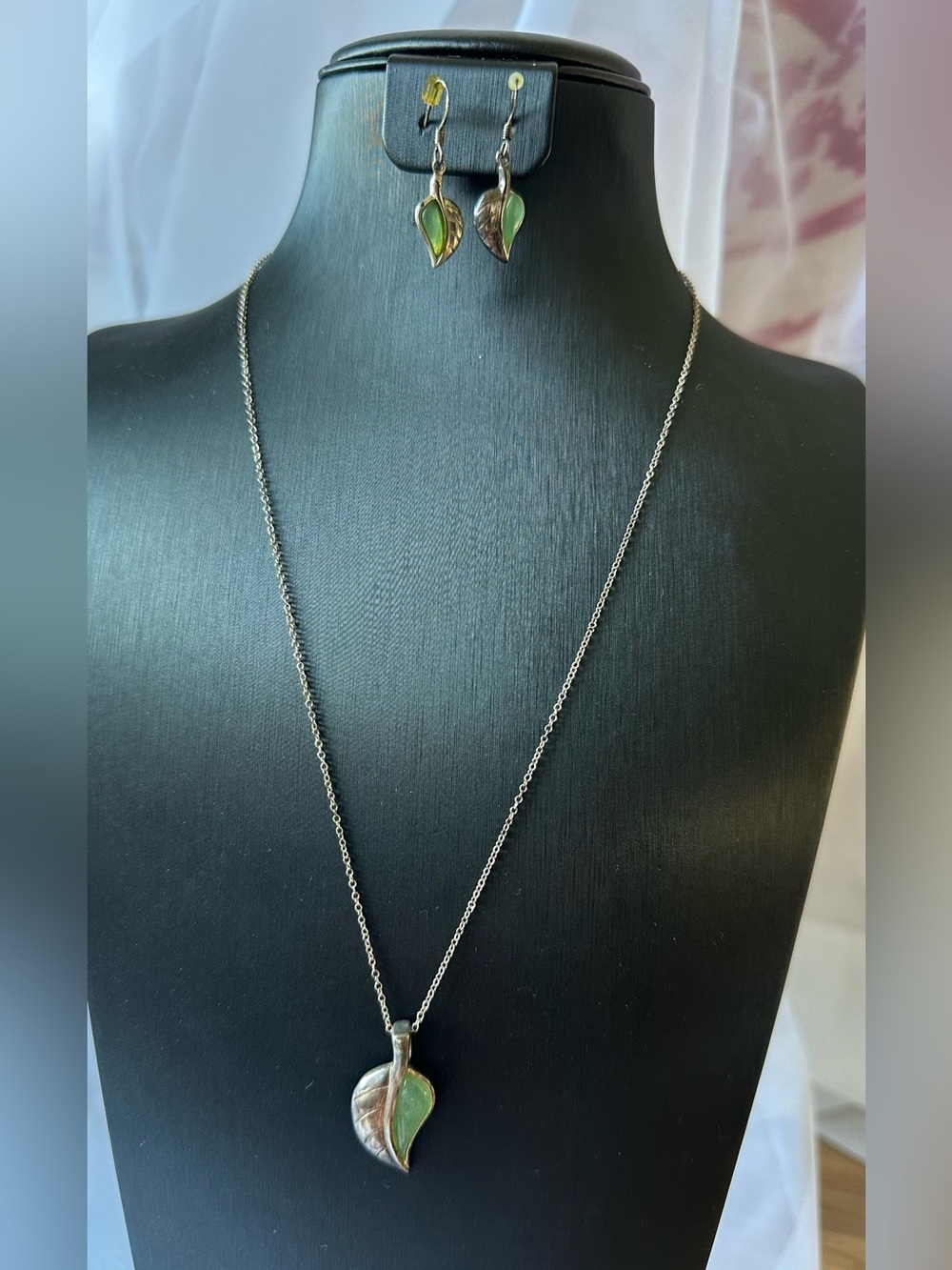 Sterling silver Aventurin Leaf Pendant Necklace with Matching Earrings